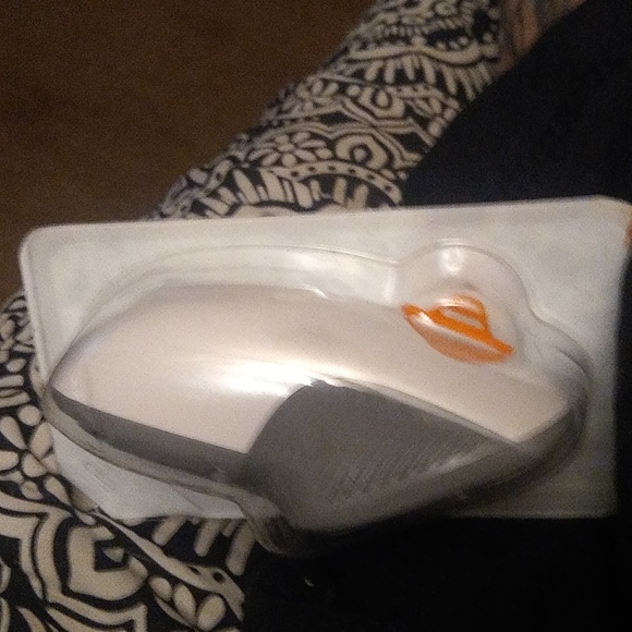 Meet your Posher, Joseph - Picture 3 of 3